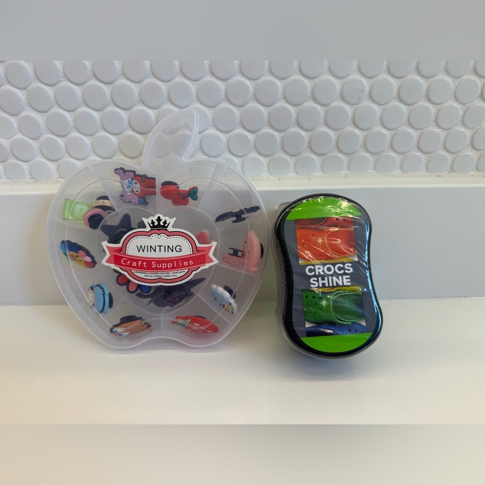 Crocs jibbitz shoe charms 20pcs + crocs cleaner bundle